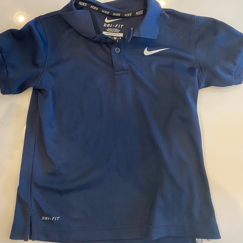 Nike Boys Dri Fit 5-6year old